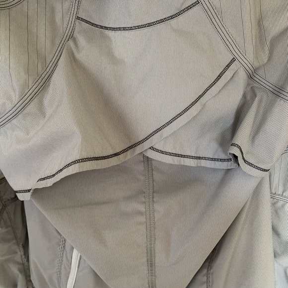 Lululemon Run 🏃♀️ willpower pullover - Picture 10 of 10